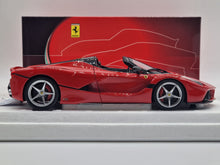 Lade das Bild in den Galerie-Viewer, Ferrari LaFerrari Aperta Rosso Corsa 322
