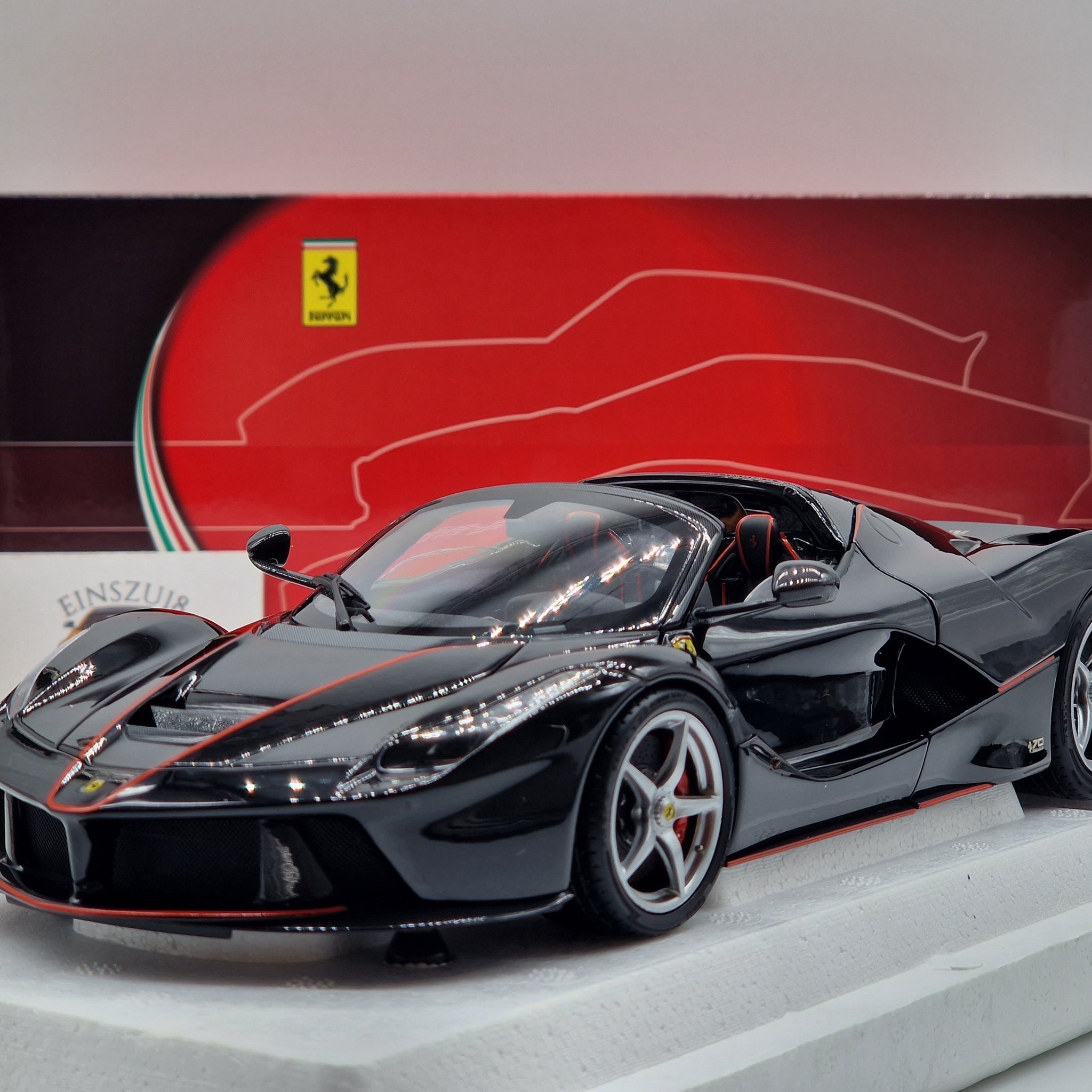 Ferrari LaFerrari Aperta New Black Daytona