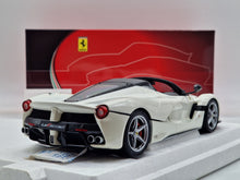 Lade das Bild in den Galerie-Viewer, Ferrari LaFerrari Aperta Metallic Italian White
