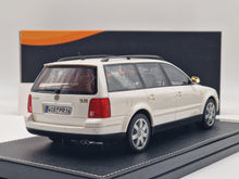Lade das Bild in den Galerie-Viewer, Volkswagen Passat V6 TDI 4Motion Variant B5 Pearl White
