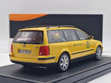 Lade das Bild in den Galerie-Viewer, Volkswagen Passat V6 TDI 4Motion Variant B5 Taxi Yellow
