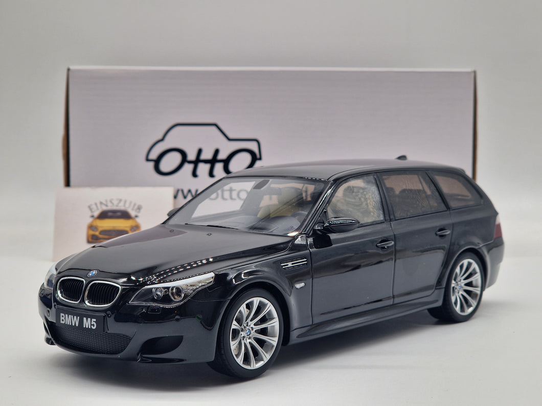 BMW M5 E61 Touring Black 2004