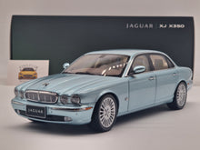 Lade das Bild in den Galerie-Viewer, Jaguar XJ6 (X350) Seafrost Light Blue
