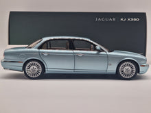 Lade das Bild in den Galerie-Viewer, Jaguar XJ6 (X350) Seafrost Light Blue
