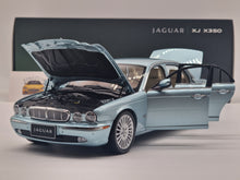 Lade das Bild in den Galerie-Viewer, Jaguar XJ6 (X350) Seafrost Light Blue
