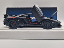 Lade das Bild in den Galerie-Viewer, Lamborghini Aventador SVJ Nero Nemesis

