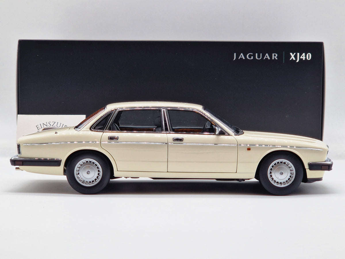 Jaguar Daimler XJ6 (XJ40) Glacier White