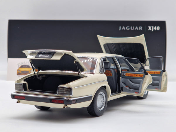 Jaguar Daimler XJ6 (XJ40) Glacier White