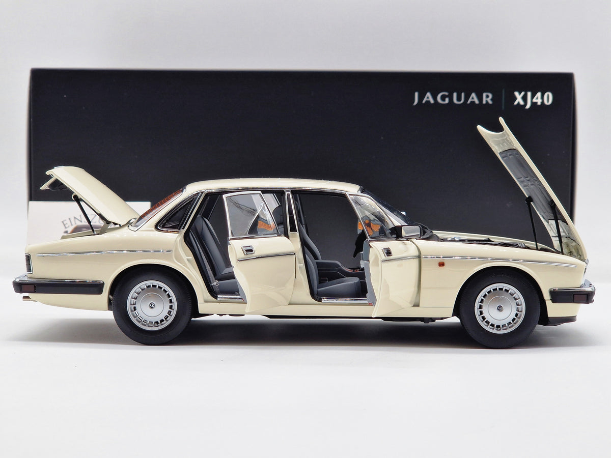 Jaguar Daimler XJ6 (XJ40) Glacier White