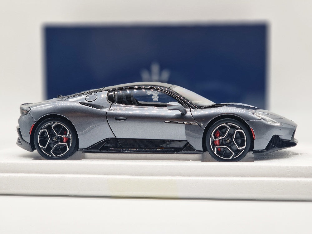 Maserati MC20 Grey Mistero