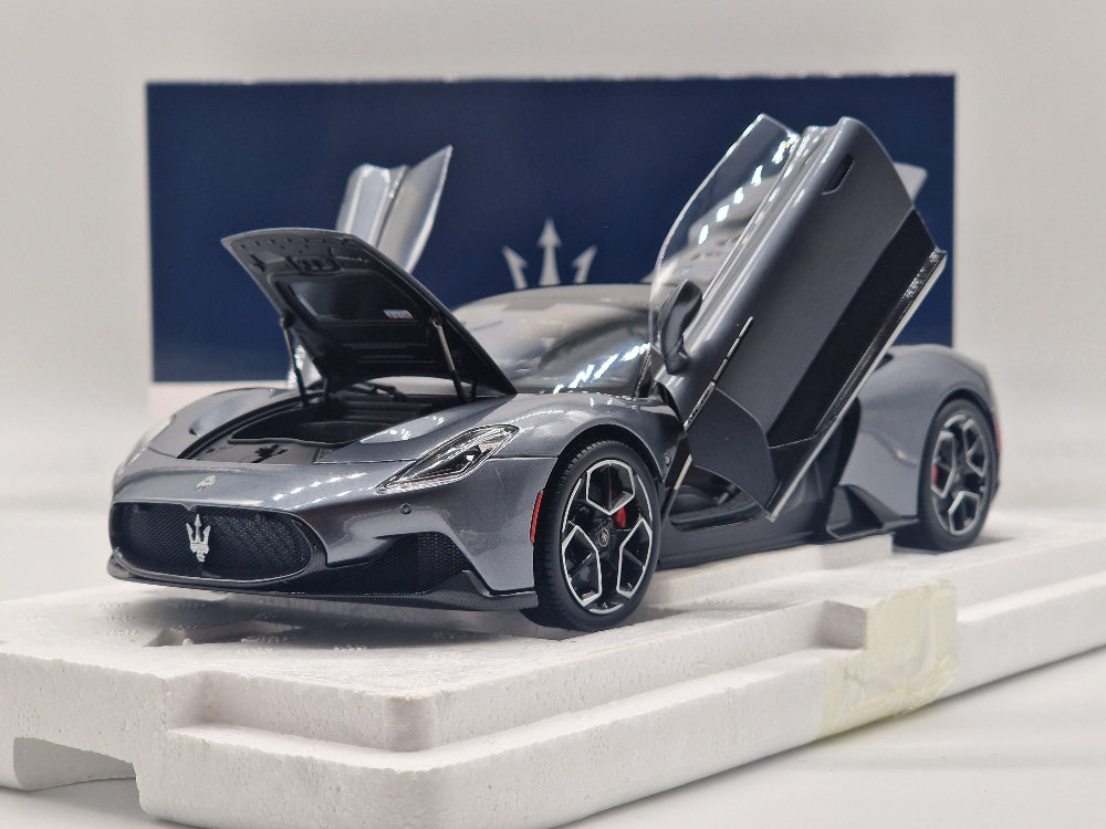 Maserati MC20 Grey Mistero