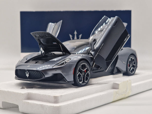 Maserati MC20 Grey Mistero