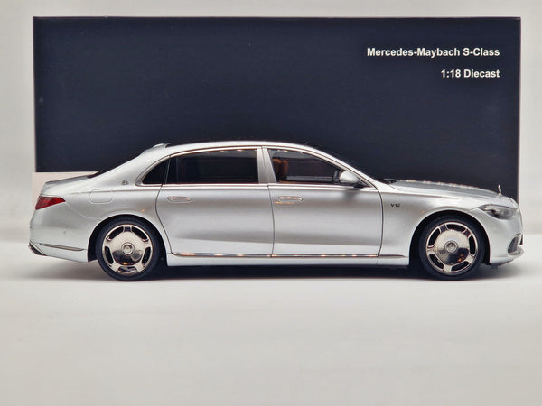 Mercedes-Benz Maybach S-Klasse S680 2021 Silver