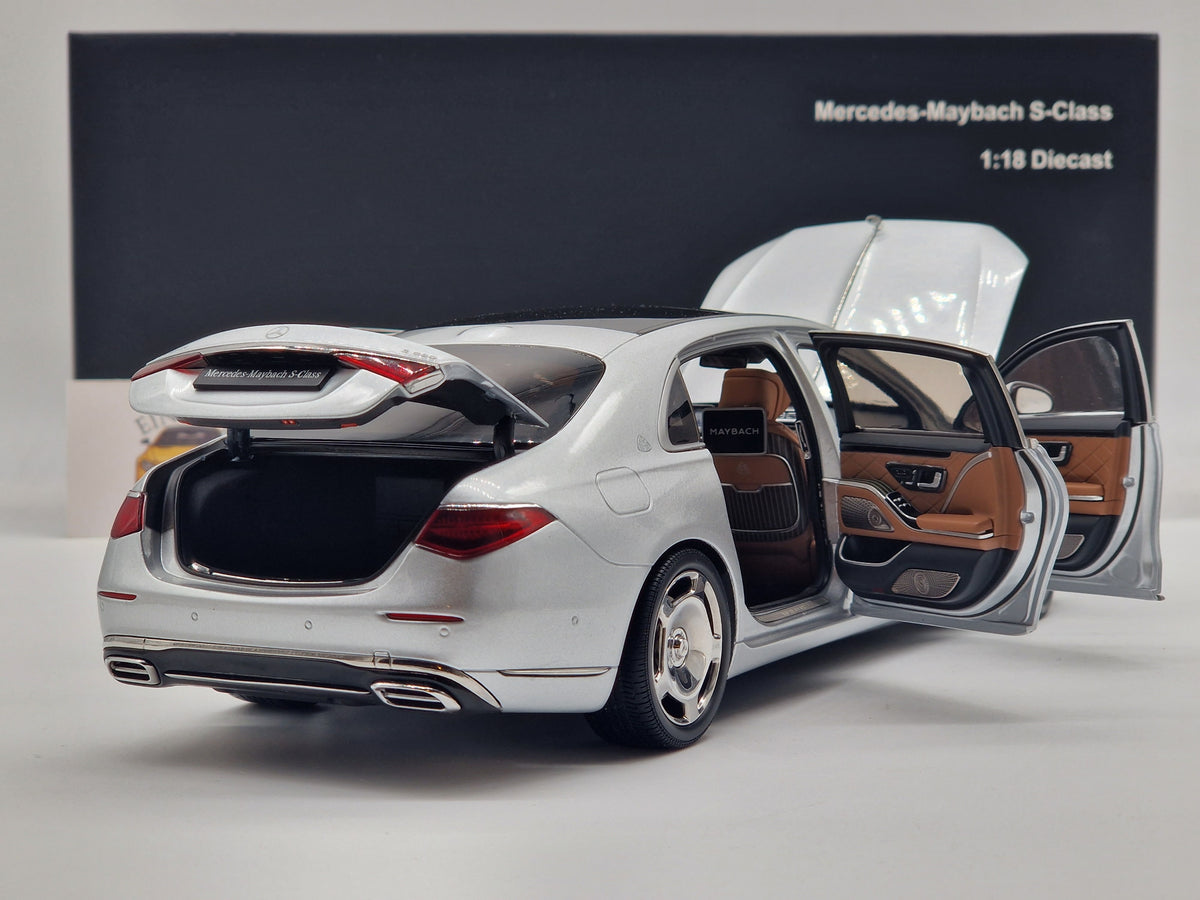 Mercedes-Benz Maybach S-Klasse S680 2021 Silver