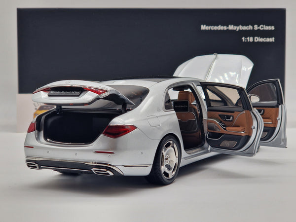 Mercedes-Benz Maybach S-Klasse S680 2021 Silver