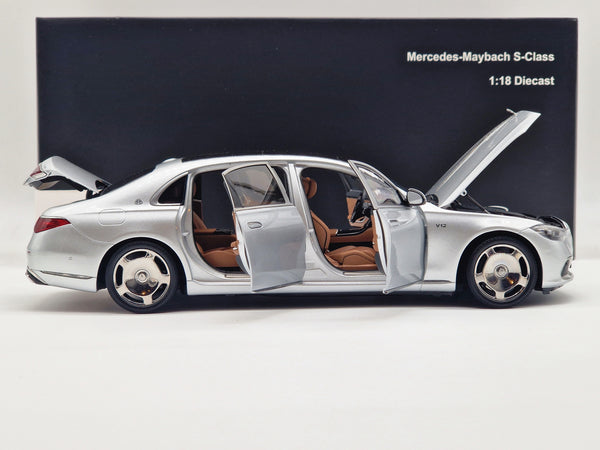 Mercedes-Benz Maybach S-Klasse S680 2021 Silver