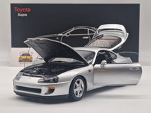 Lade das Bild in den Galerie-Viewer, Toyota Supra A80 RHD Silver
