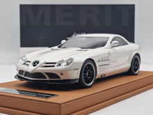 Lade das Bild in den Galerie-Viewer, Mercedes-Benz SLR McLaren 722 Edition Pearl White
