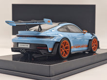 Lade das Bild in den Galerie-Viewer, Porsche 911 992 GT3 RS Weissach Package Gulf Blue 2
