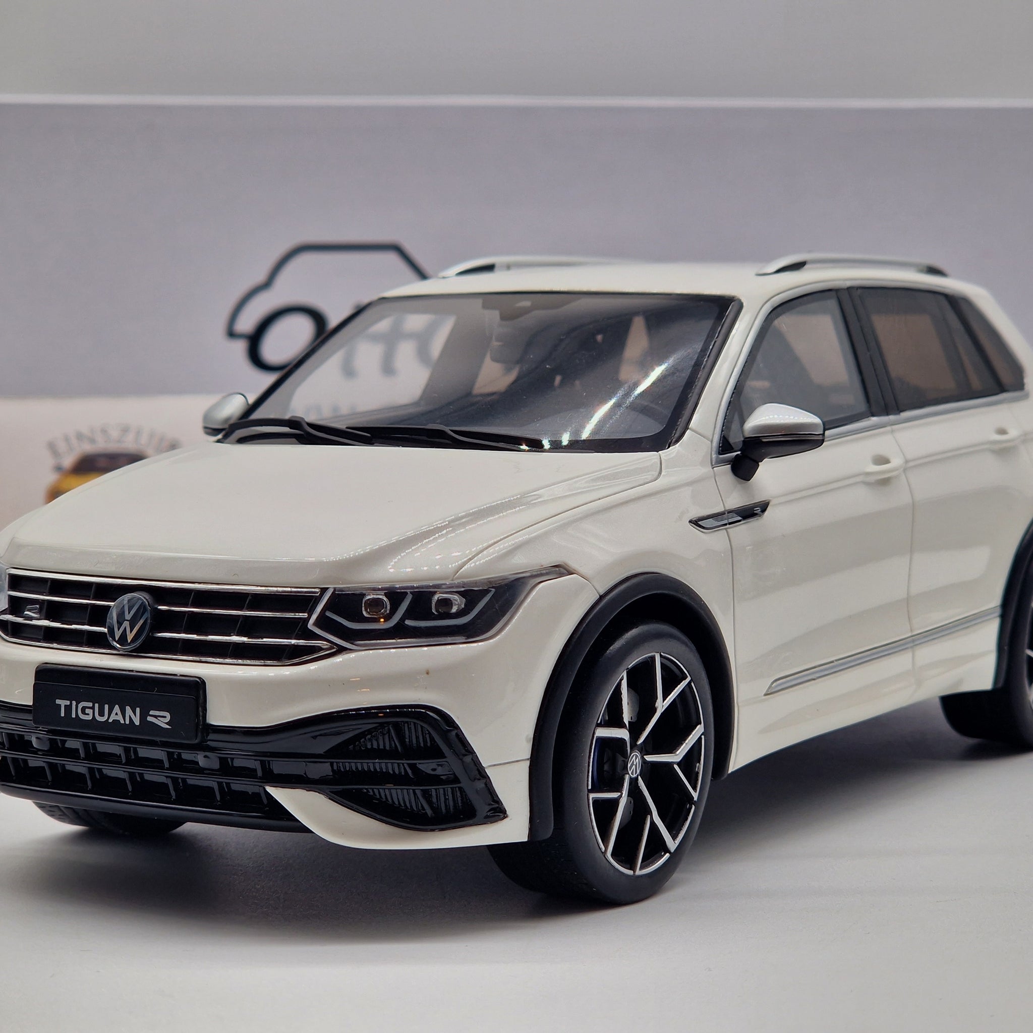 VW Volkswagen Tiguan R 2021 White (Dealer Edition)