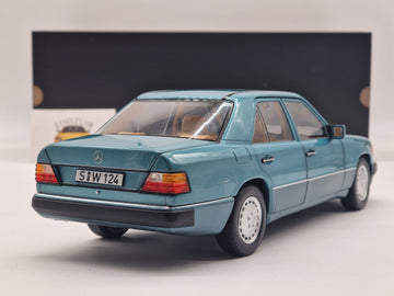 Mercedes-Benz 230E W124 1989 Limousine Beryll Blau Metallic (Dealer Edition)