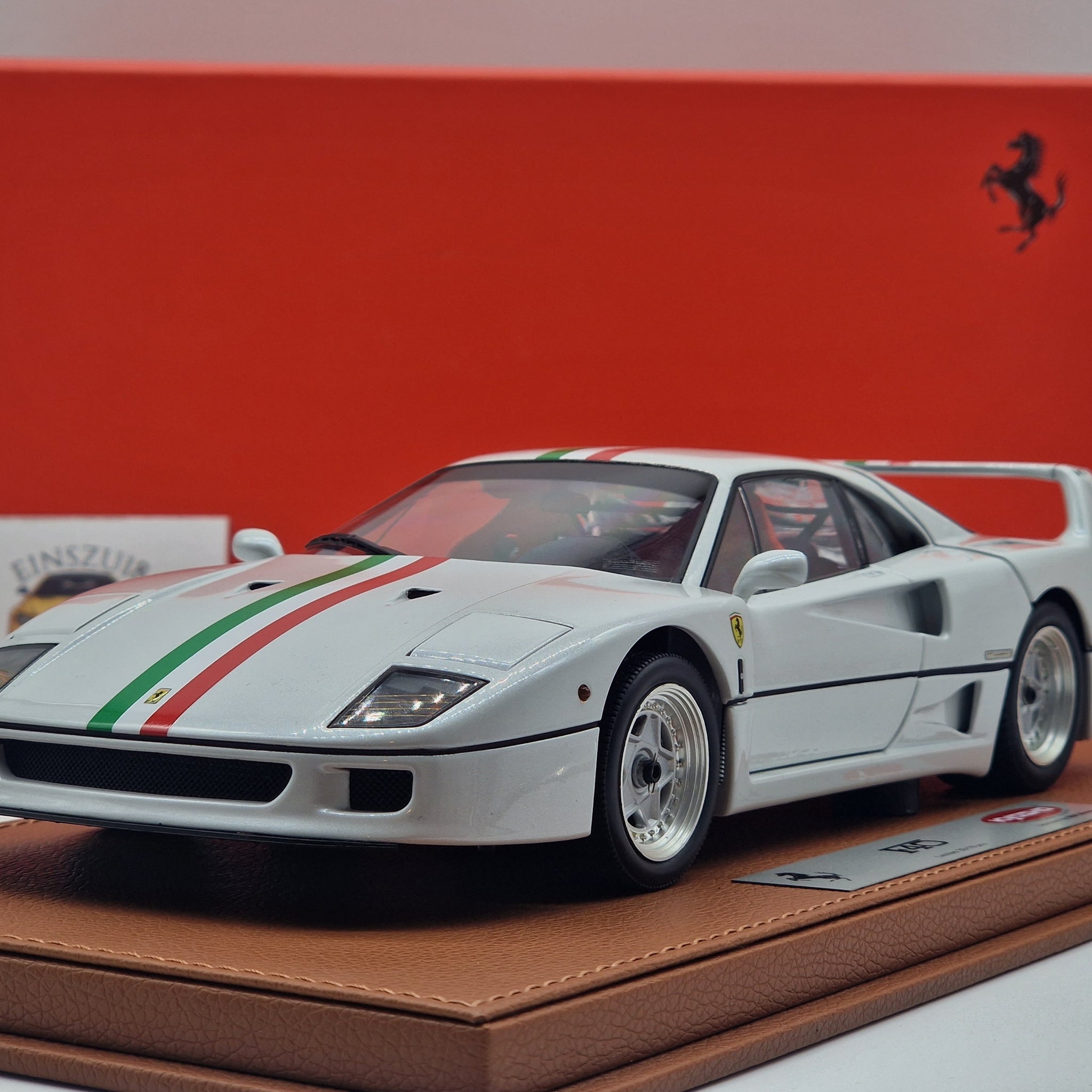 Ferrari F40 Metallic White / Italian Stripe (BBR-Kyosho)
