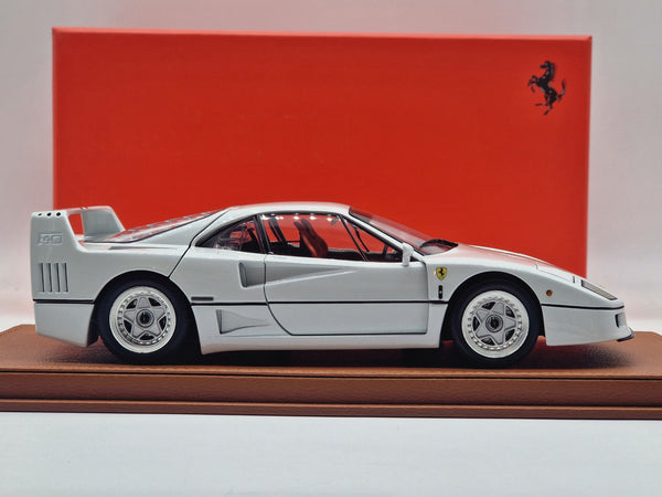 Ferrari F40 Metallic White / Italian Stripe (BBR-Kyosho)
