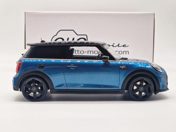 Mini Cooper S 2021 Island Blue + White Stripes