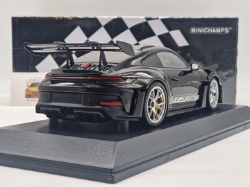 Porsche 911 (992) GT3 RS 2023 Black / Silver Wheels & Decor