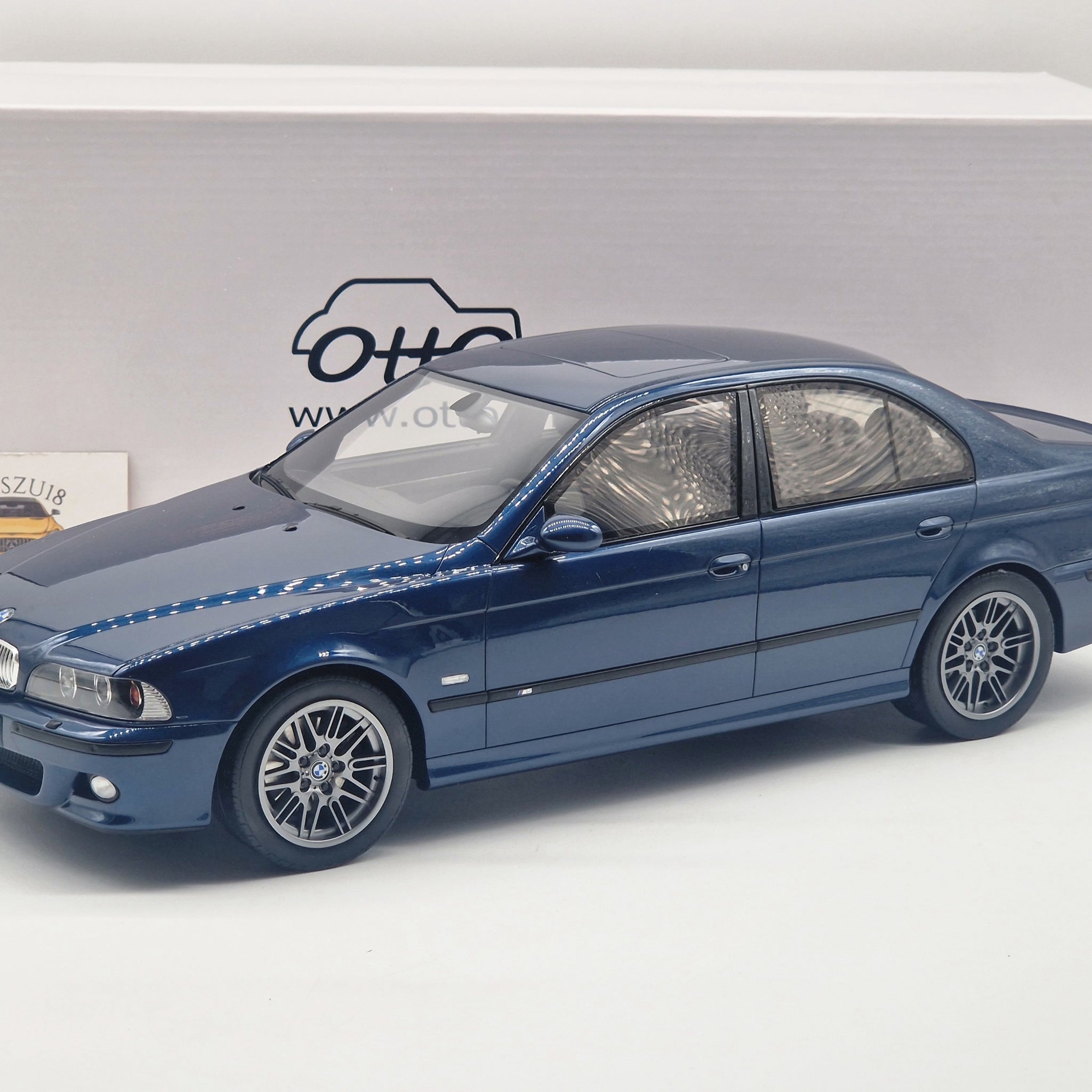 BMW M5 E39 V8 1998 Avusblau 1:12