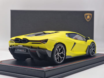 Lamborghini Revuelto Giallo Clarus