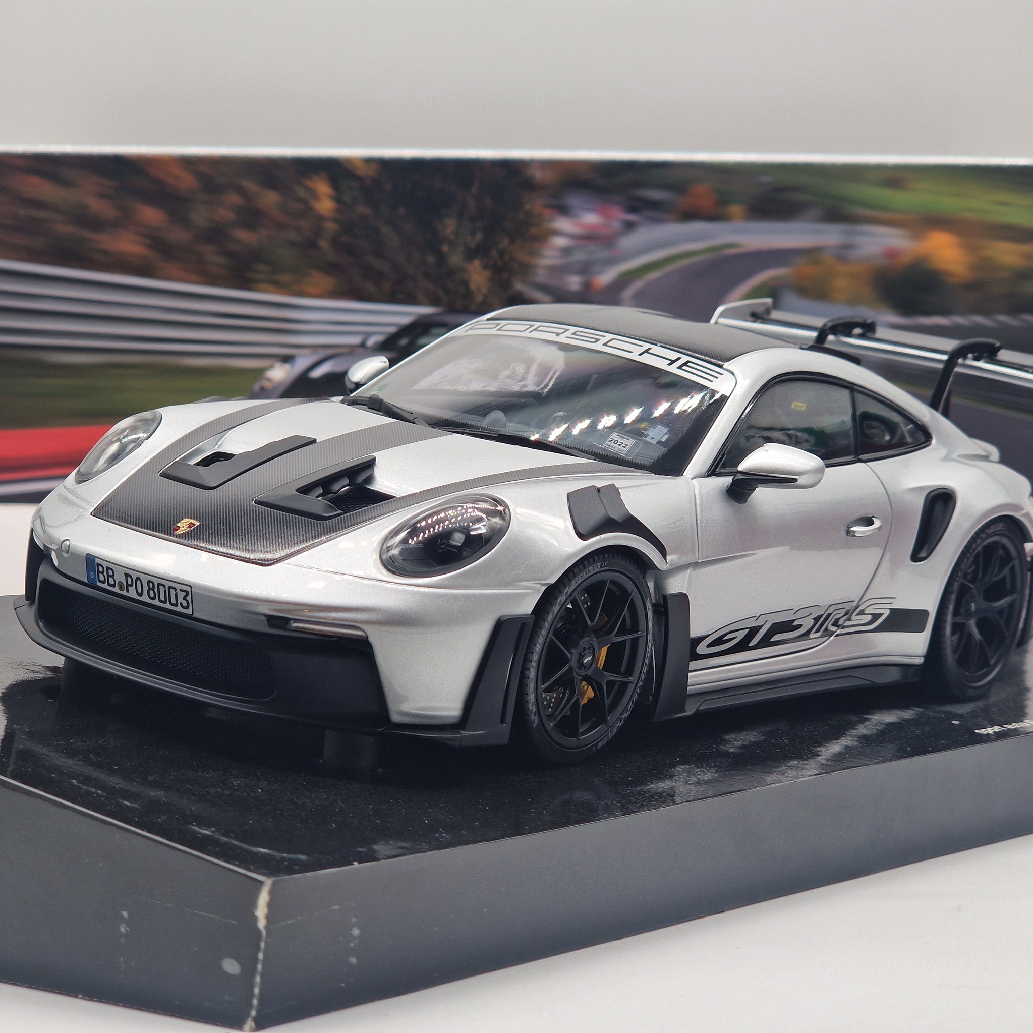 Porsche 911 (992) GT3 RS 2022 Silver Weissach Package / Black Wheels & Decor