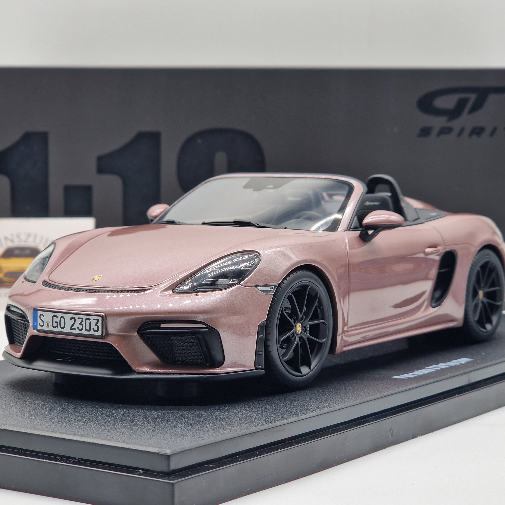 Porsche 718 Spyder Frozen Berry Metallic (Asia Exclusive)
