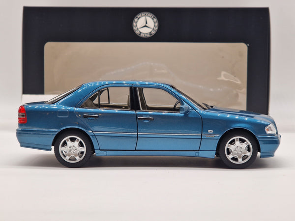 Mercedes-Benz C200 W202 Limousine 2001 Aquamarin Blue (Dealer Edition)