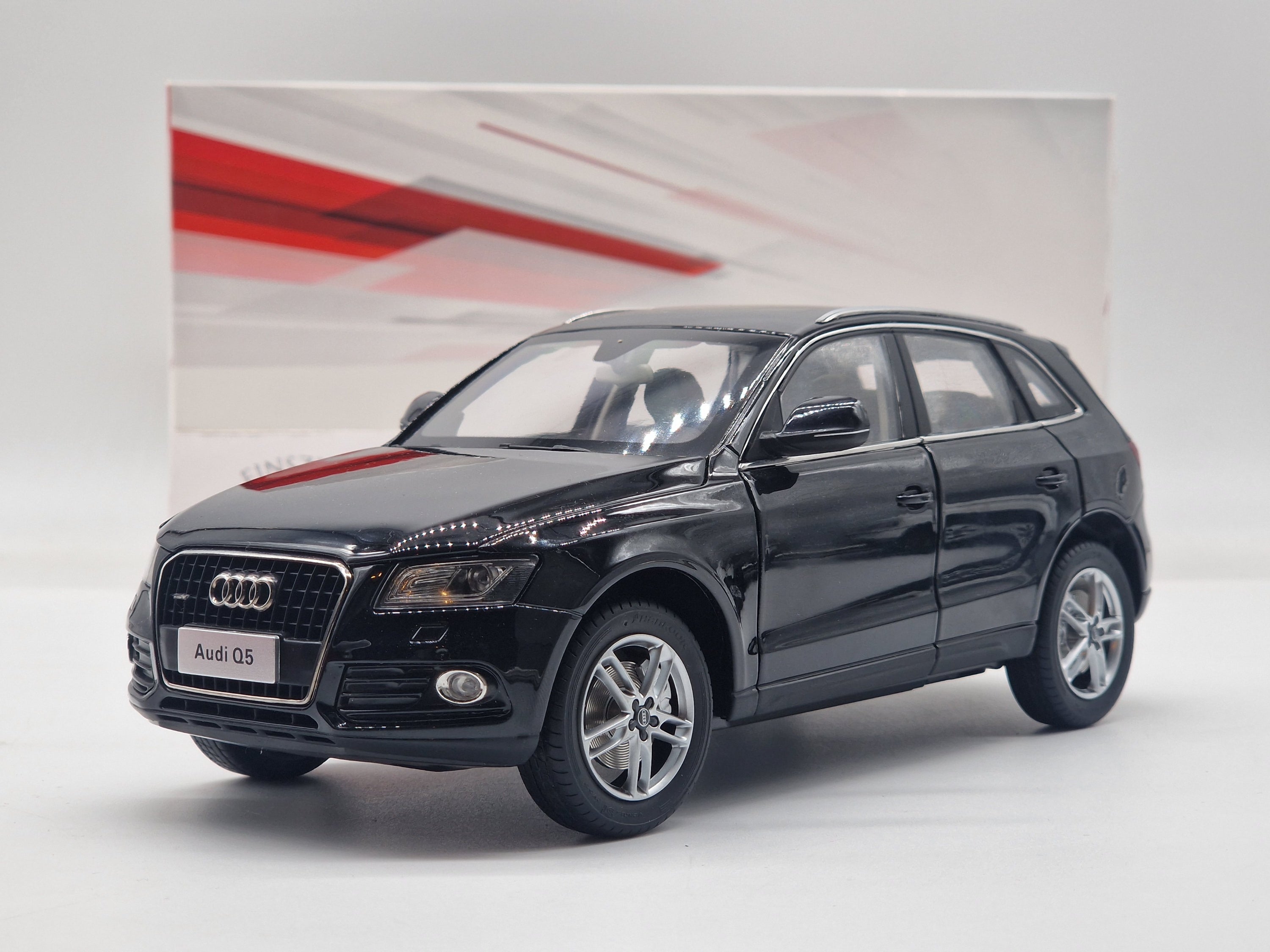 Audi Q5 8R 40 TFSI 2015 Black (Asia Exclusive)