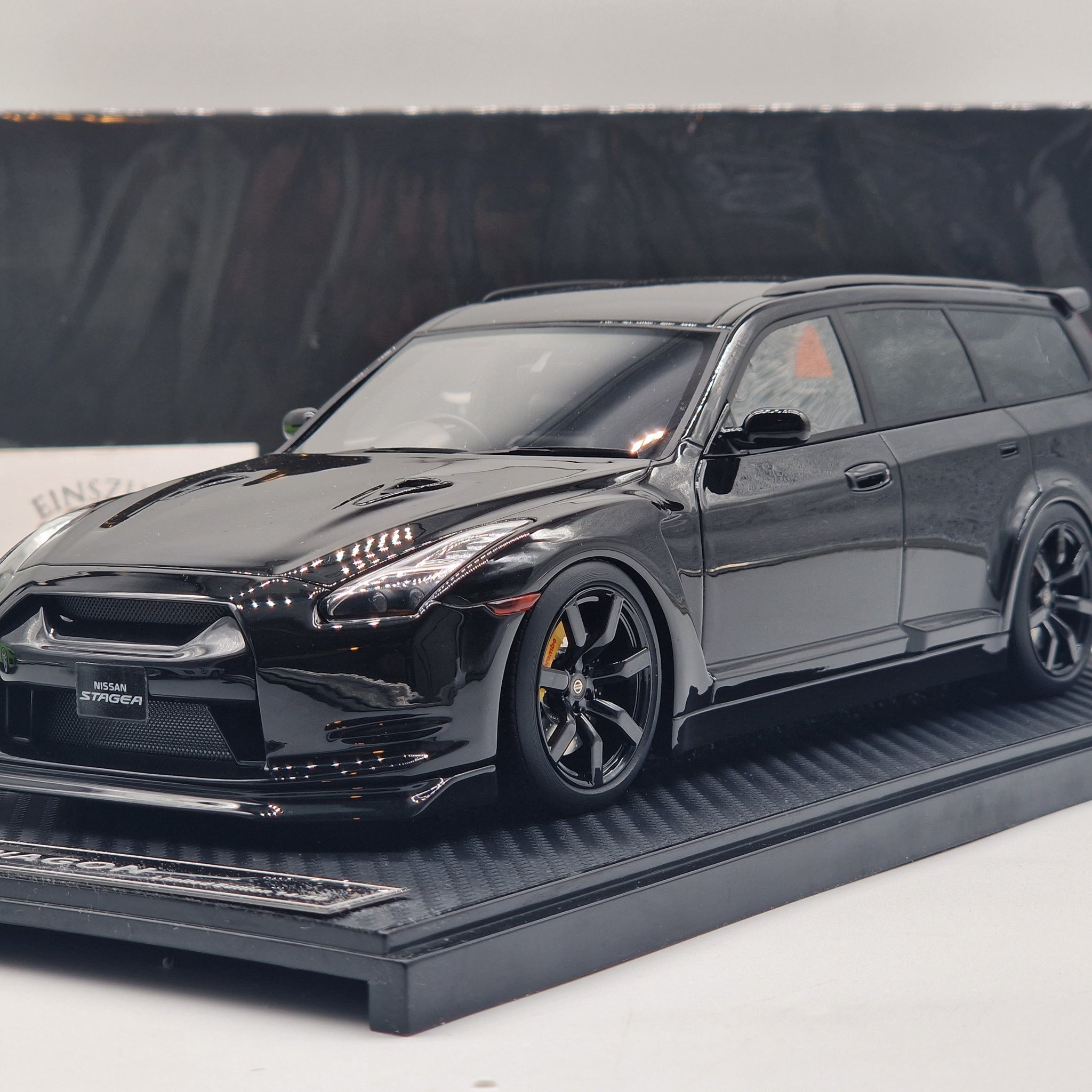 Nissan Stagea GT-R R35 Wagon Metallic Black