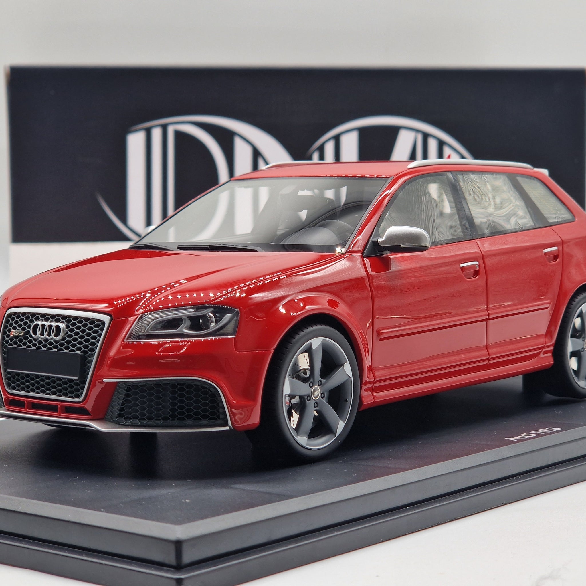 Audi RS3 8P Sportback Misano Red / Grey Wheels