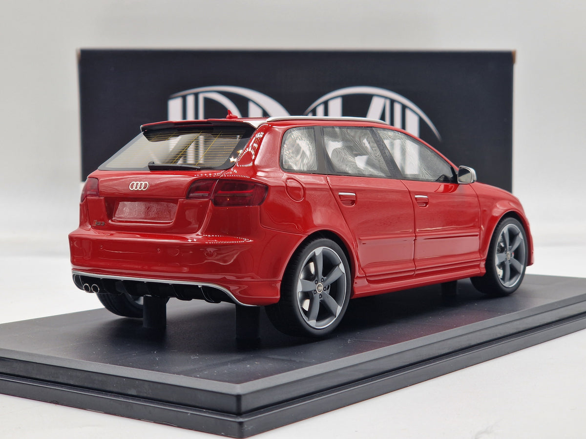 Audi RS3 8P Sportback Misano Red / Grey Wheels