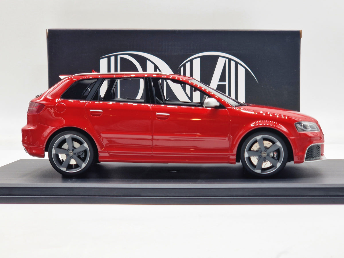 Audi RS3 8P Sportback Misano Red / Grey Wheels