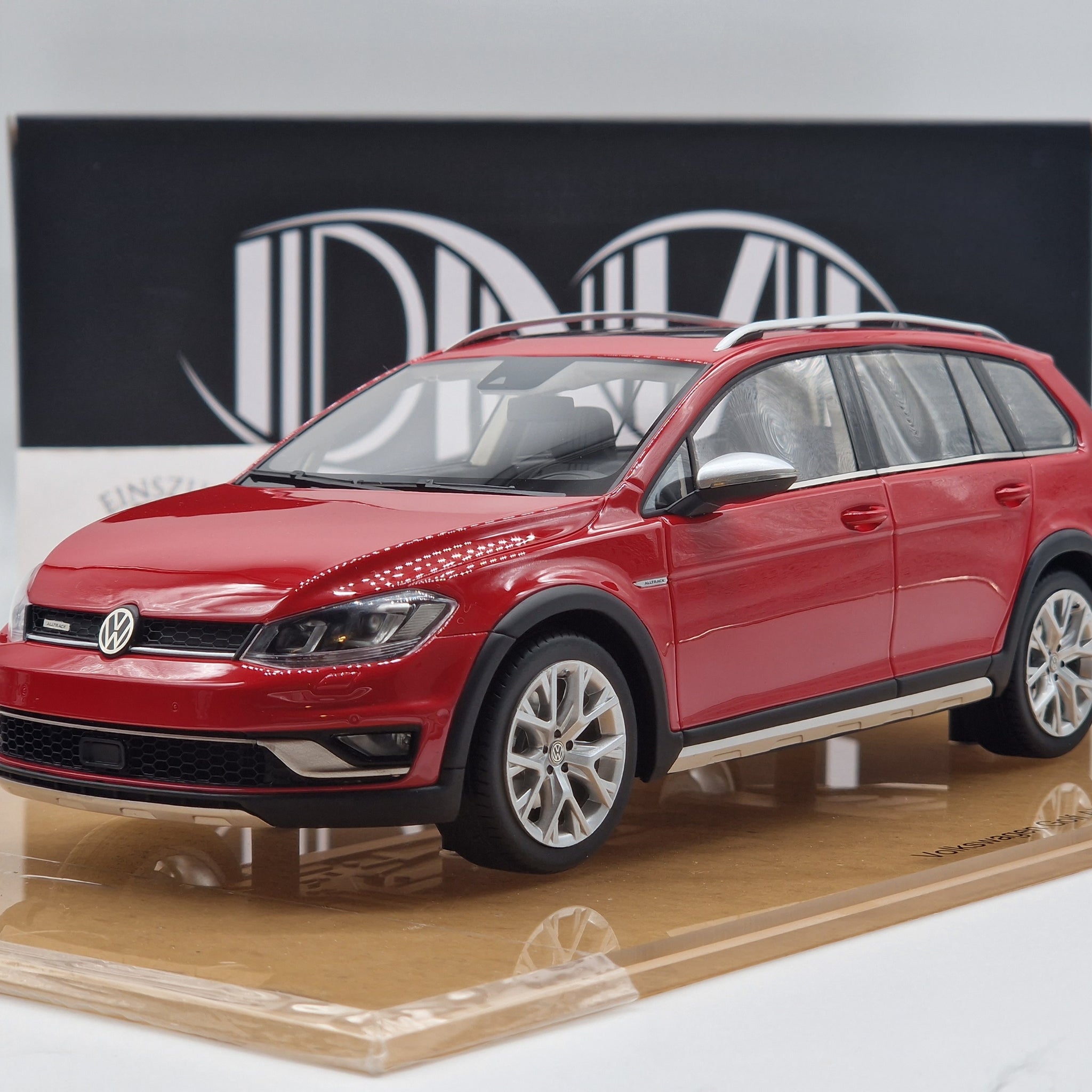 Volkswagen Golf 7 Alltrack Red