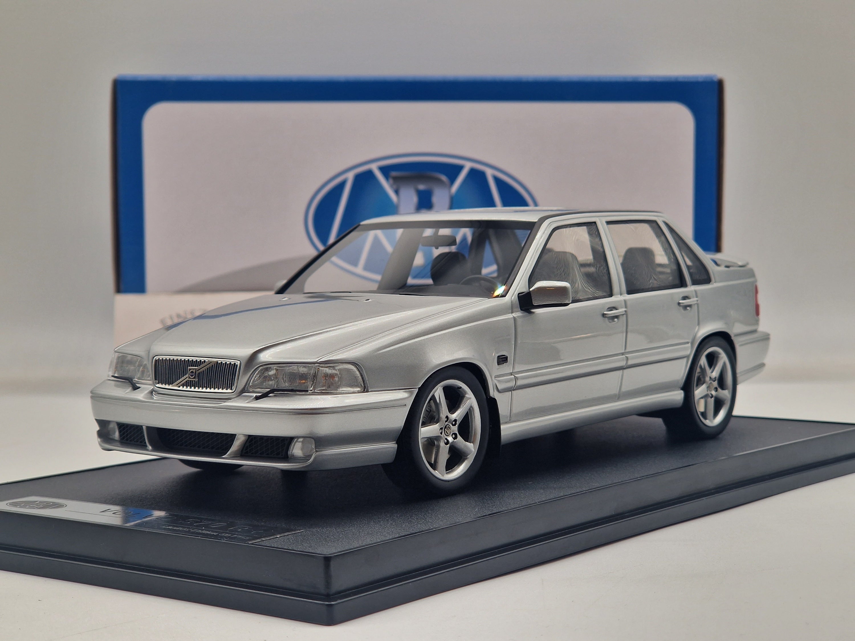 Volvo S70R Limousine 1998 Silver Metallic