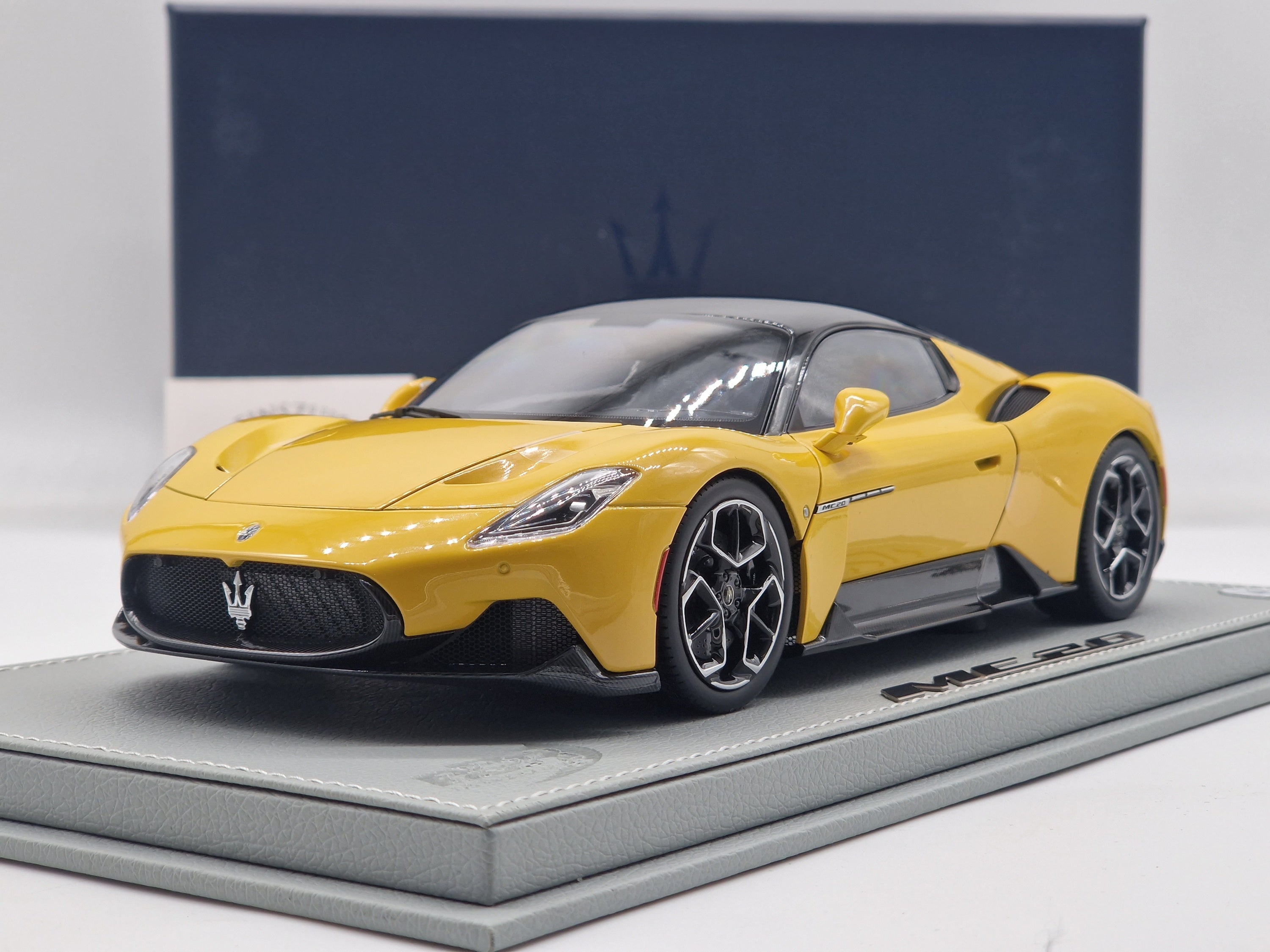 Maserati MC20 Yellow Genio