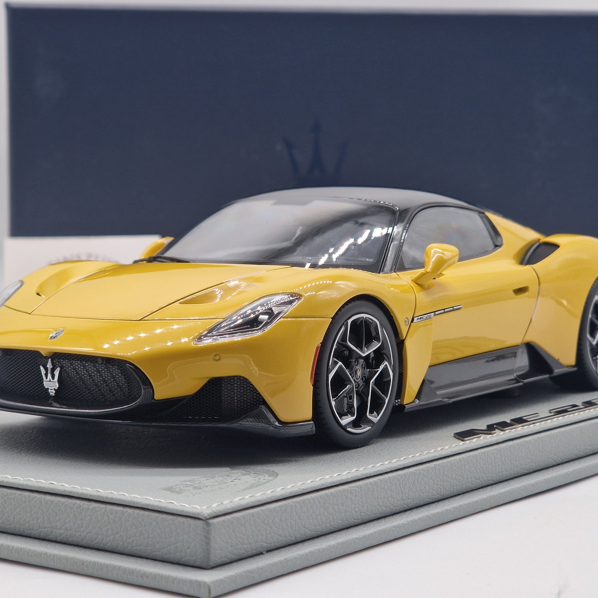Maserati MC20 Yellow Genio