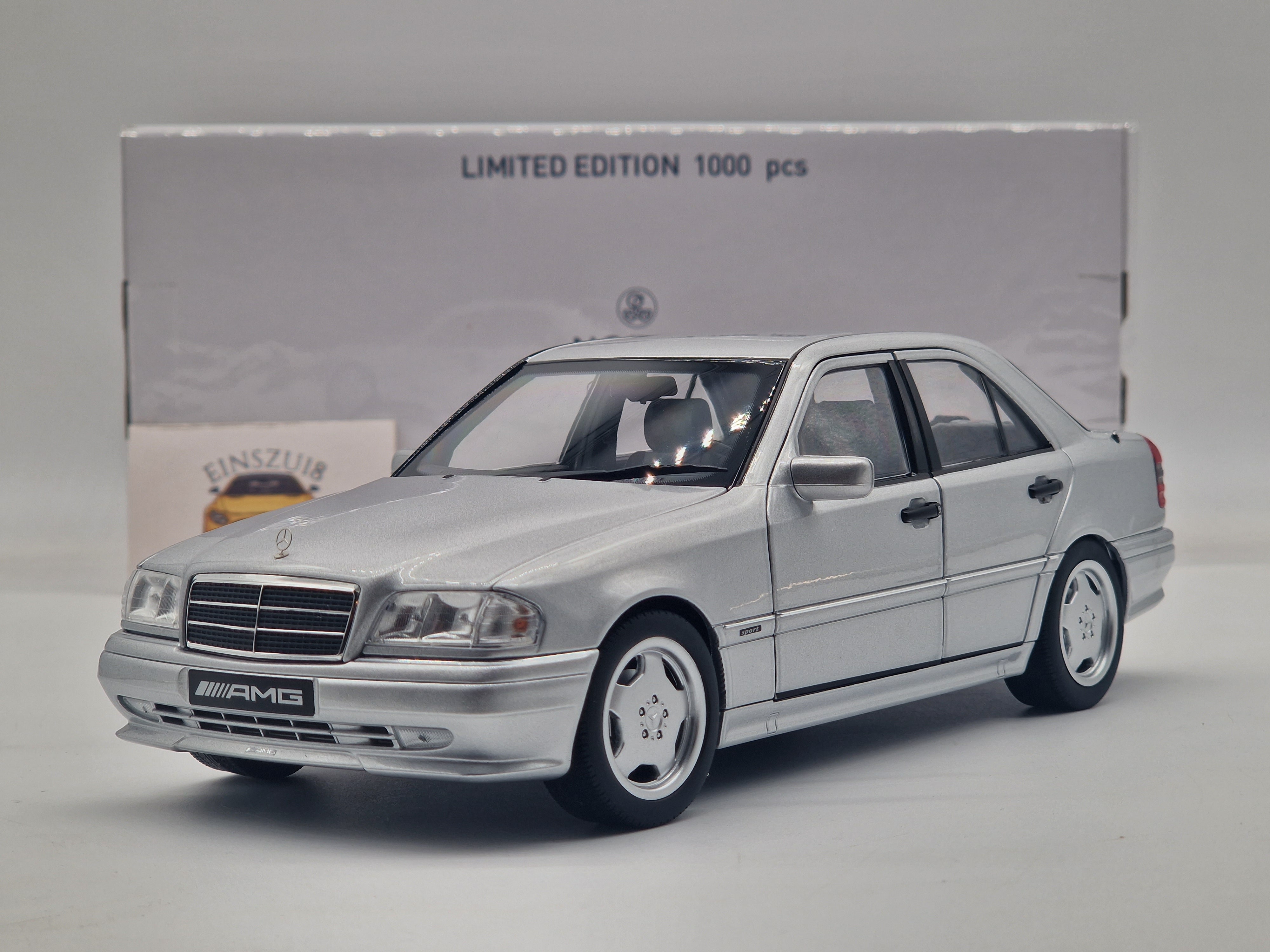 Mercedes-Benz C36 AMG W202 Limousine 1993 Silbermetallic