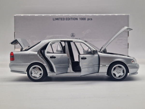 Mercedes-Benz C36 AMG W202 Limousine 1993 Silbermetallic