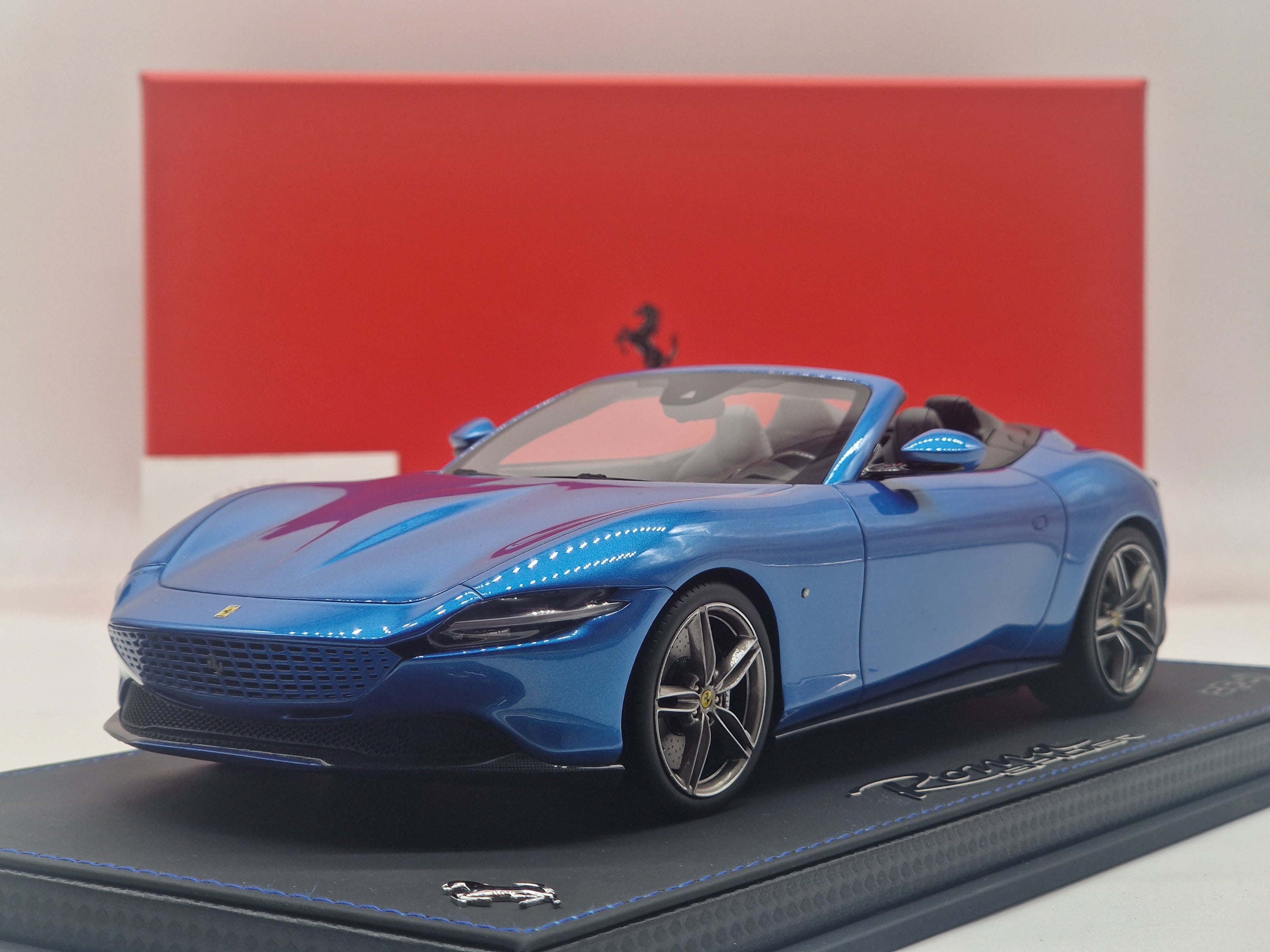 Ferrari Roma Spider Open Roof Corsa Blue