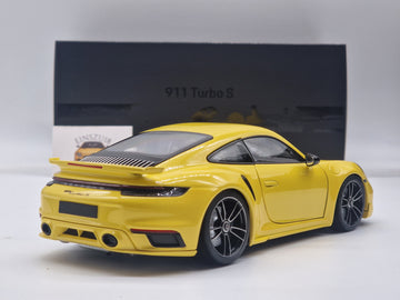 Porsche 911 (992) Turbo S Coupe Sport Design 2021 Racing Gelb