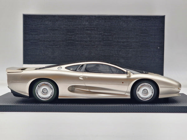 Jaguar XJ220 Champagne Silver