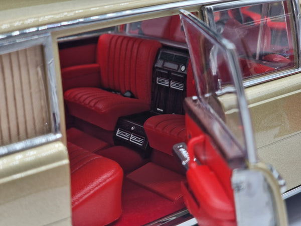 Mercedes-Benz 600 Pullman Champagne