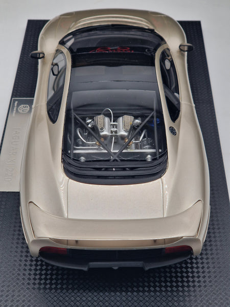 Jaguar XJ220 Champagne Silver